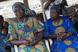 Mujeres de las cooperativas beneficiadas de los microcréditos