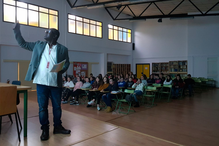 Encuentro de Egueire con los estudiantes del IES Eduardo Pondal de Santiago